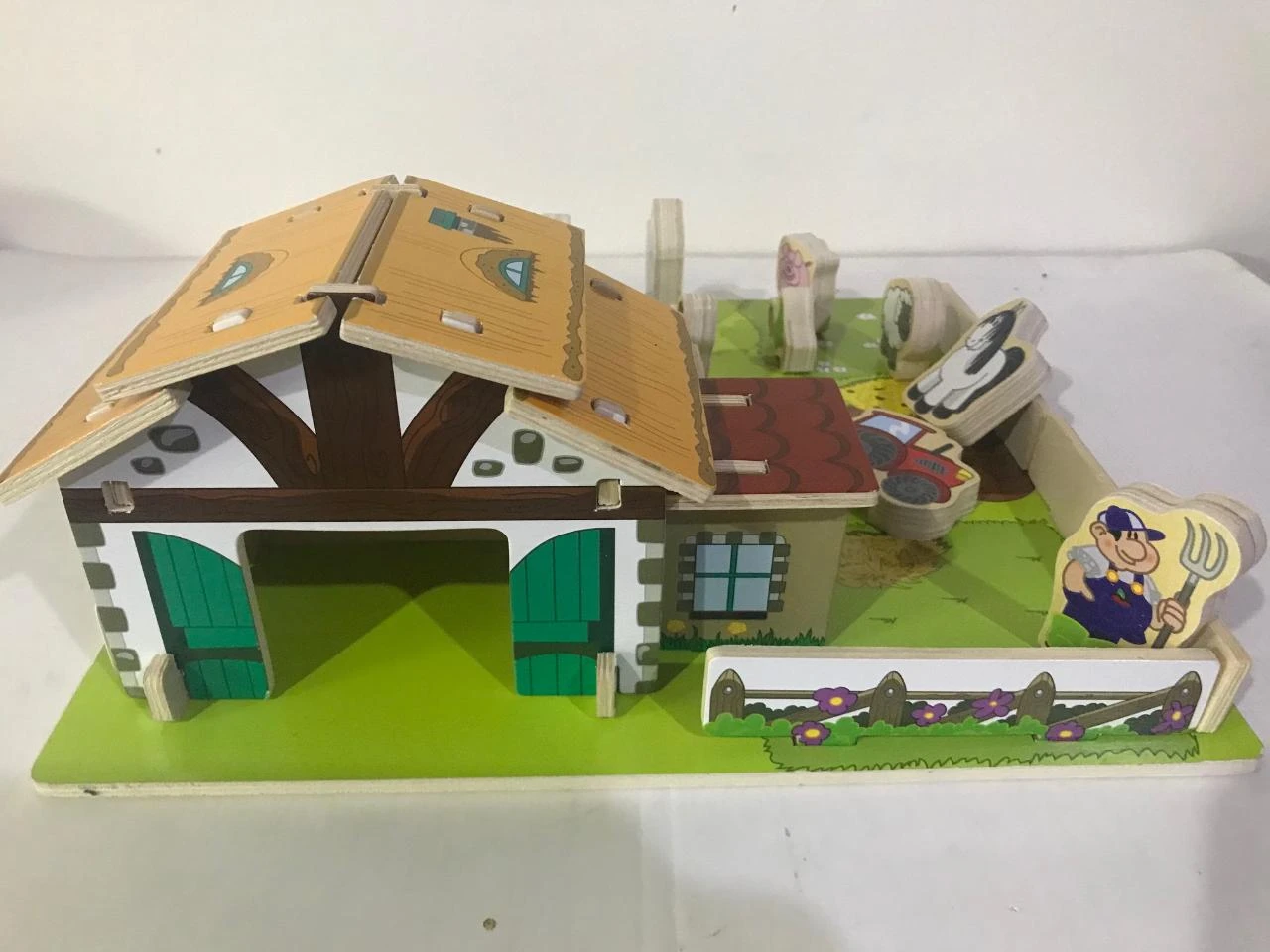 Farm building set with wooden pieces – photo 2